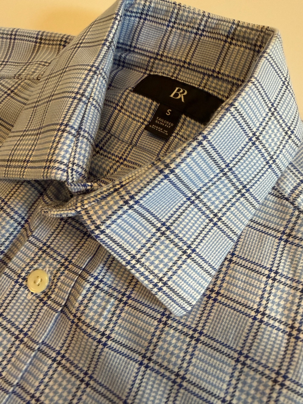 Banana Republic Men’s Tailored Fit Dress Shirt – Size Small – Light Blue Plaid